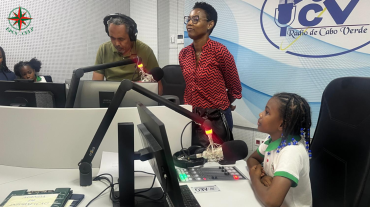 3.º A em visita de estudo à RTC - Rádio de Cabo Verde