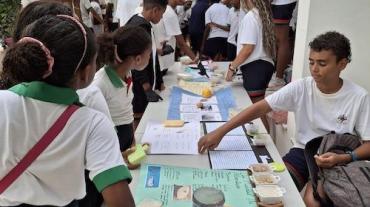 Alunos do 6.º e 9.º anos comemoraram o Dia Mundial da Alimentação com 