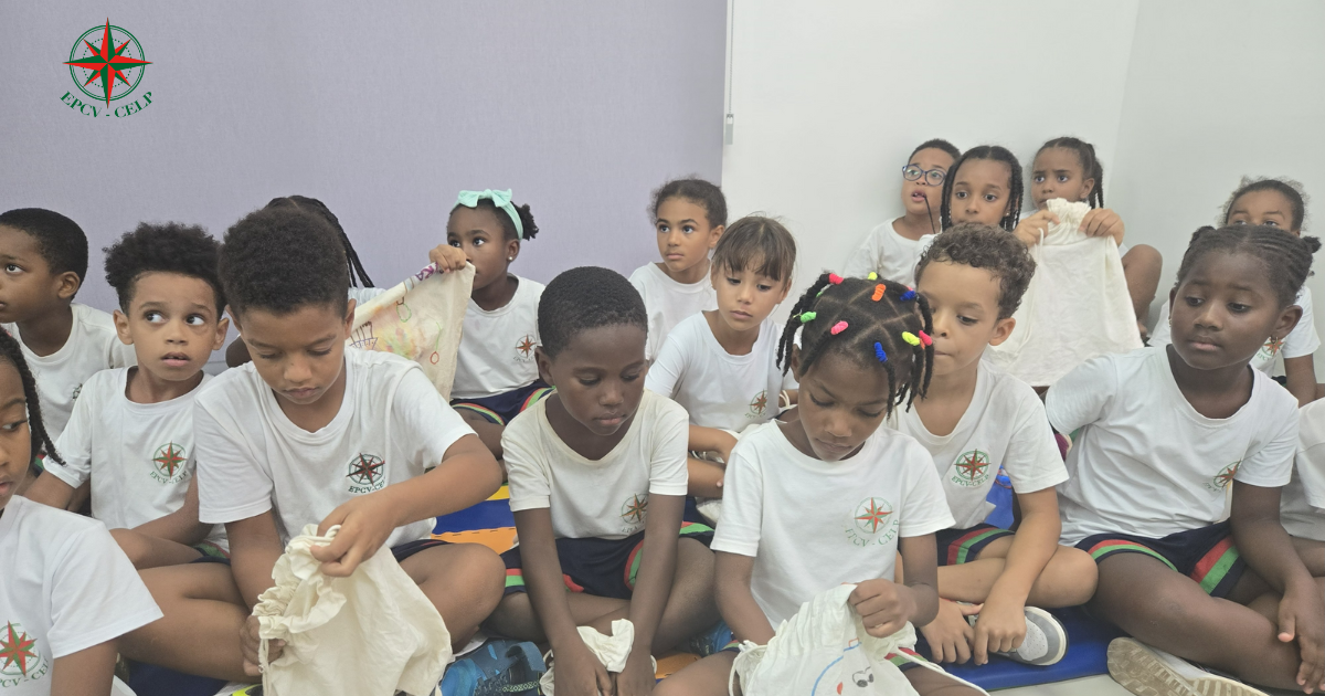 Projeto de Leitura “Mochila Vai e Vem” leva magia aos alunos do 1.º A