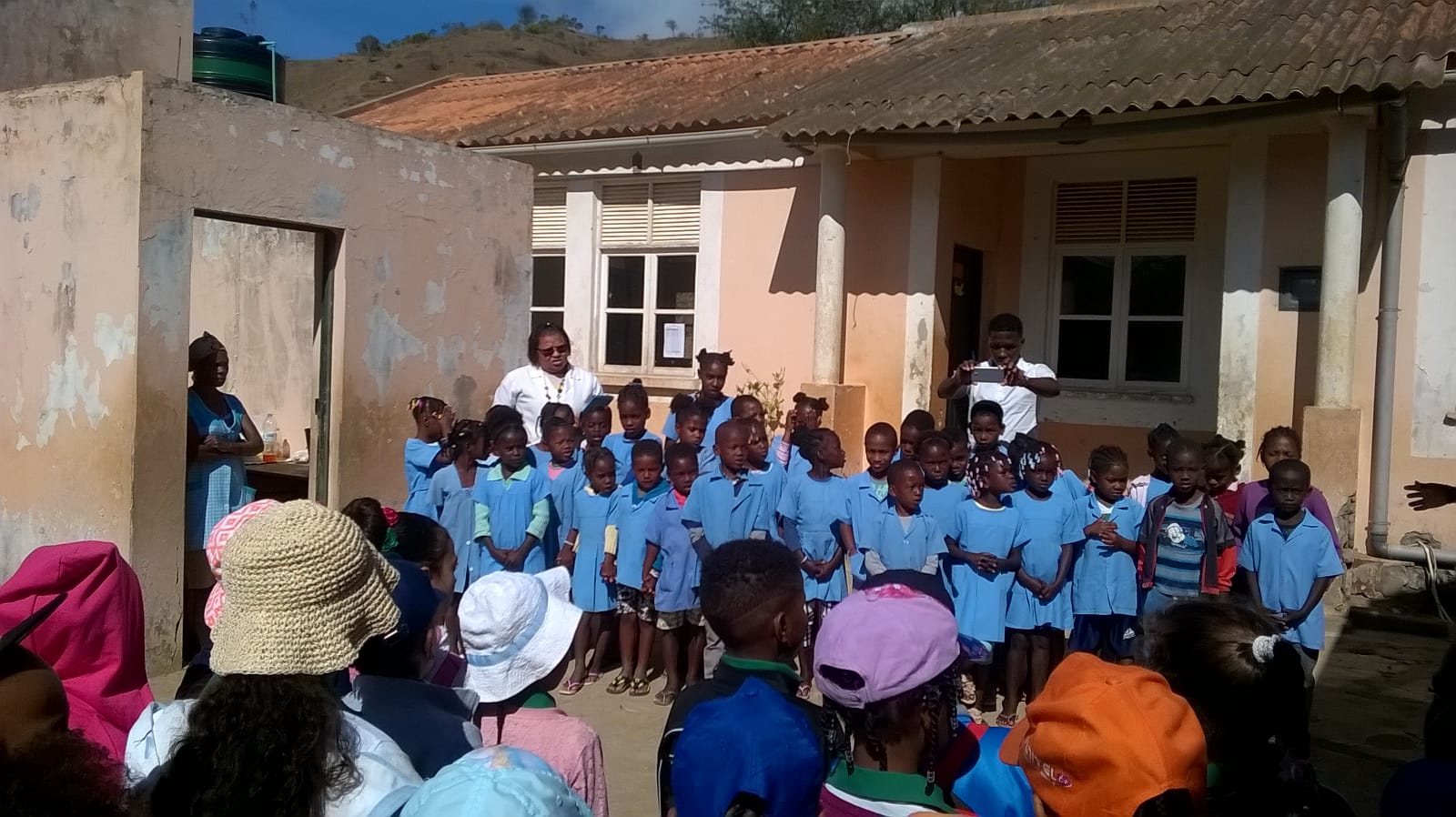 ALUNOS DA EPCV VISITAM ESCOLAS DE S. SALVADOR DO MUNDO